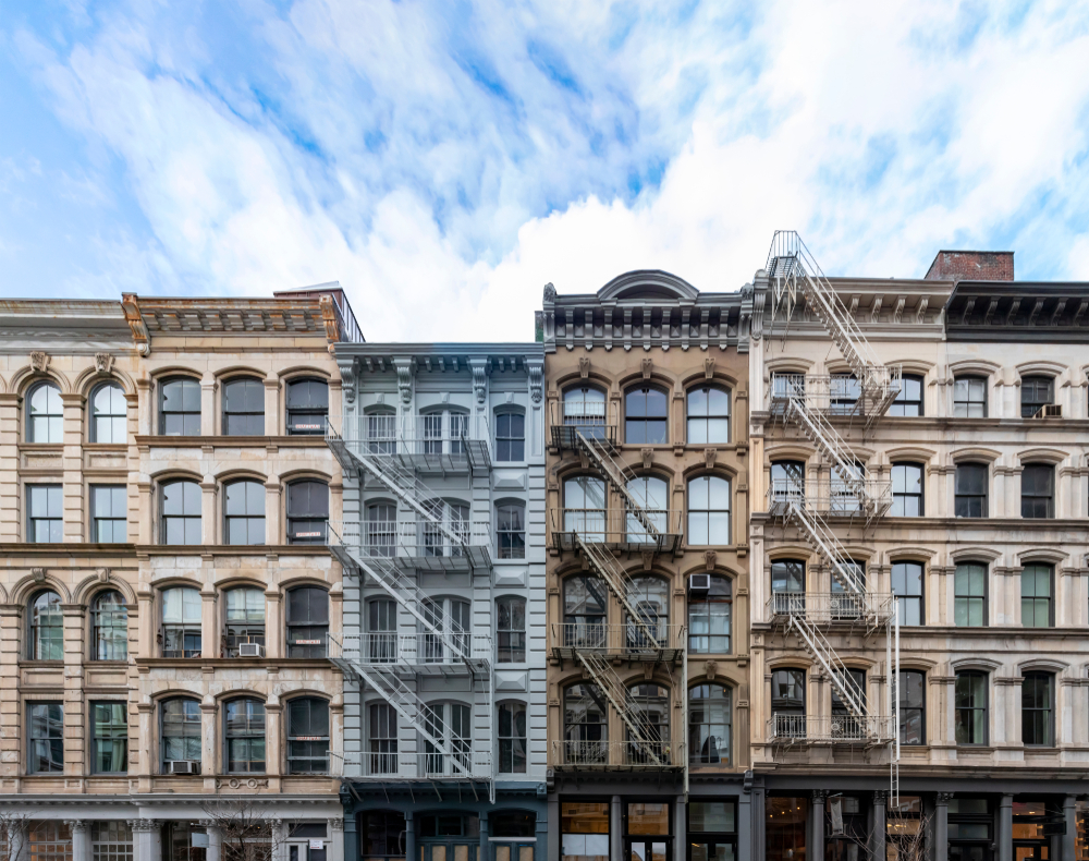 Exterior,View,Of,Old,Apartment,Buildings,In,The,Soho,Neighborhood