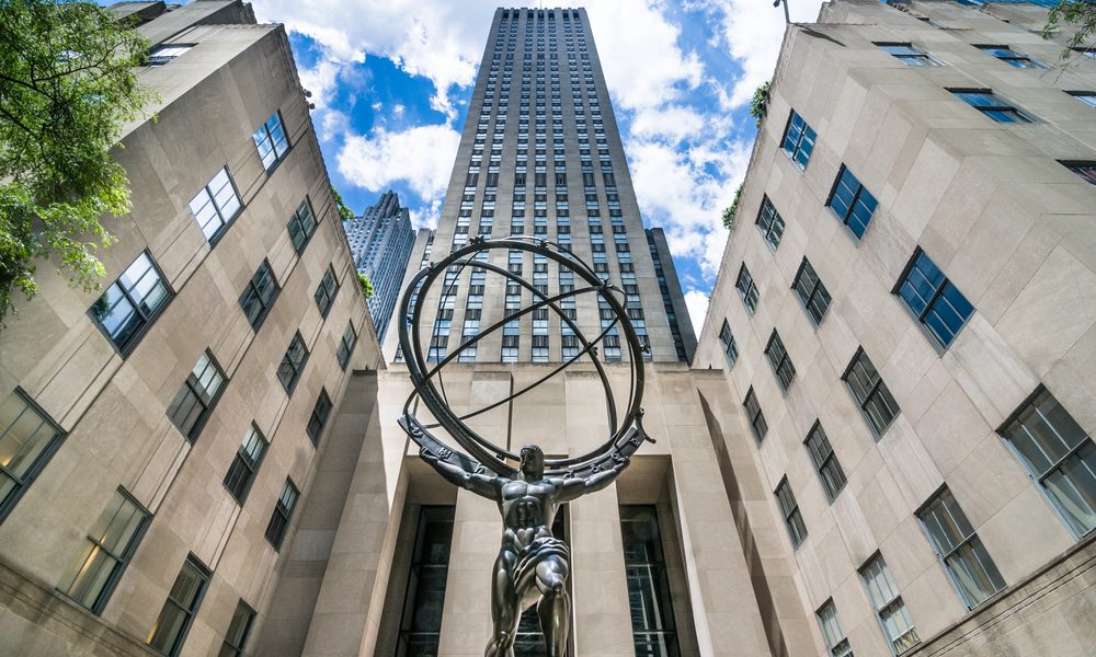 New,York,-,December,6:,Atlas,Statue,At,Rockefeller,Center